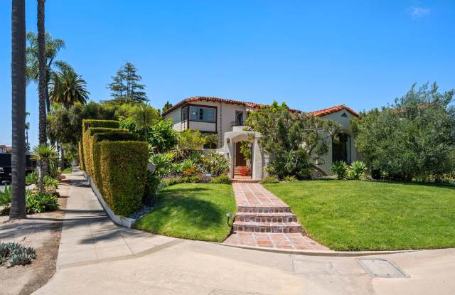 Kensington Exceptional Location 4Bed 3.5 Bath Private Gated Spanish Estate like property photos photos