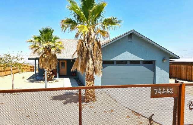 Furnished 3 Bedroom 2 Bathroom Home photos photos
