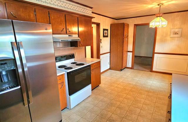 Welcome to this charming 2 bedroom, 1 bathroom home in Lexington School district photos photos
