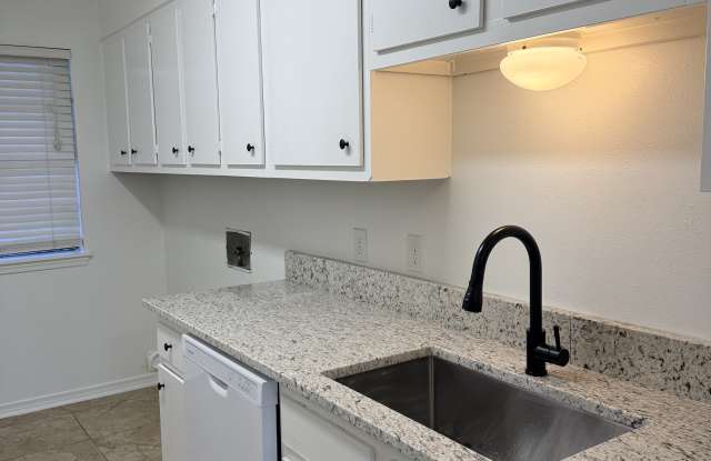 100 Dee Ann Dr Gallery 2