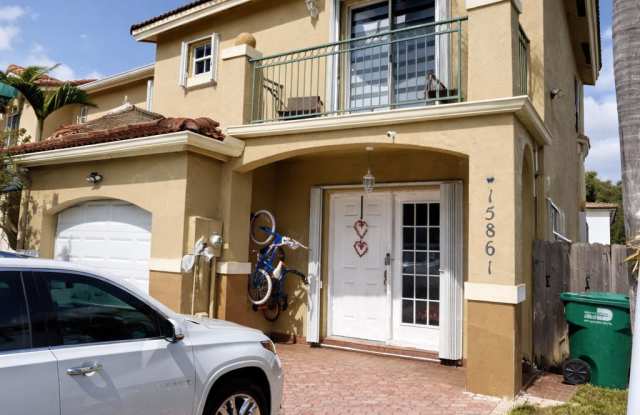 15861 Southwest 70th Terrace photos photos