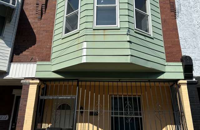 2 Bedroom, 1 Bath Rowhome available today! photos photos