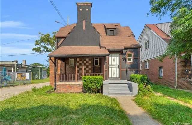 15894 Snowden Street photos photos