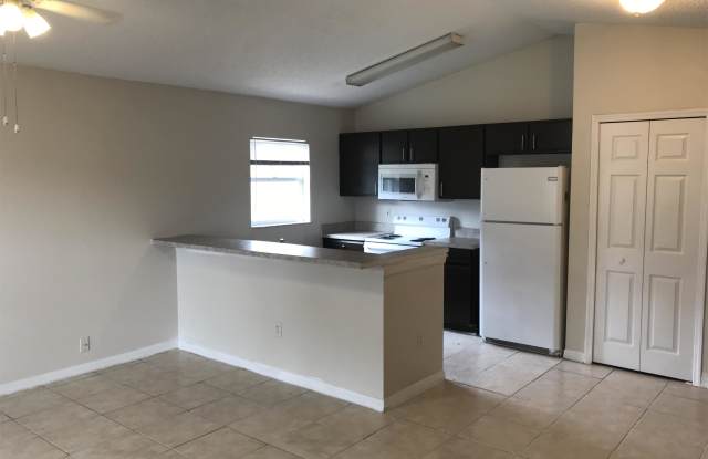 5085 Lobelia Drive Gallery 2