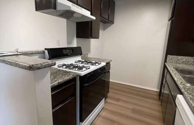 2065 Magnolia Ave photos photos