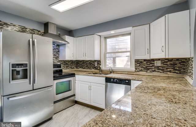 7713 HENRY PLACE Gallery 2