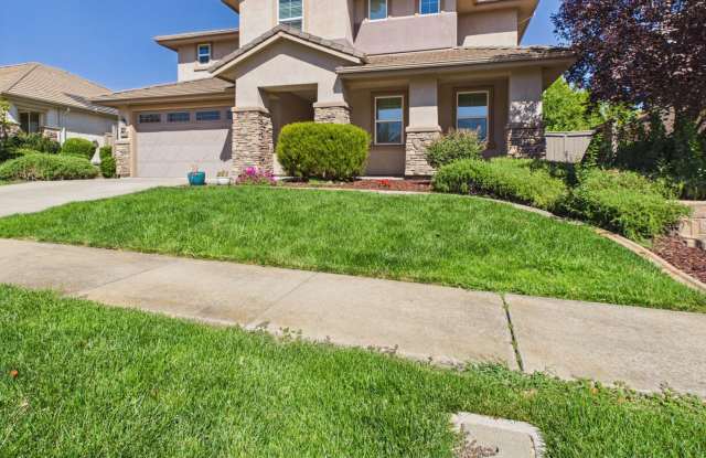 Solar Home Spacious 5-Bedroom in Blackstone with Resort Style Amenities (Unfurnished ) Gallery 3