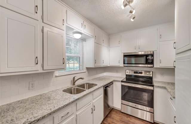 2833 Kingsbury Avenue - 2833 Kingsbury Avenue, Richland Hills, TX 76118