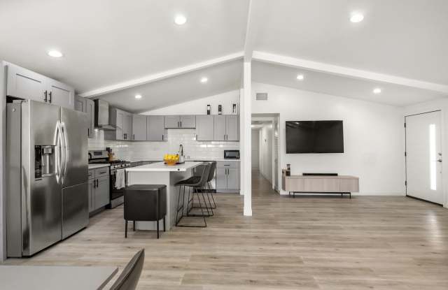 6413 Wystone Avenue Gallery 1