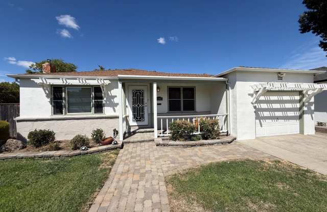 Tahoe Park South 1950's Charmer Gallery 1
