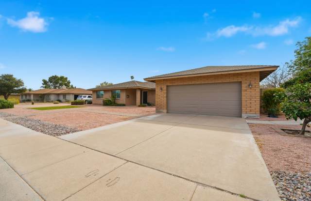 Welcome to this beautiful 4-bedroom, 3-bathroom home in Tempe Arizona! photos photos
