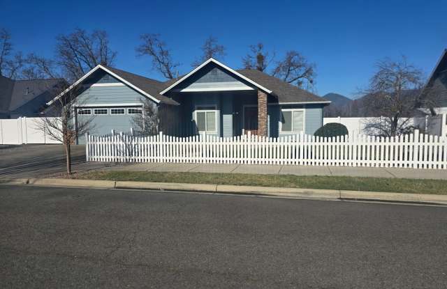 3 bed 2 bath Home for Rent in Grants Pass photos photos