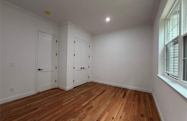 83 Milmay Avenue Gallery 3