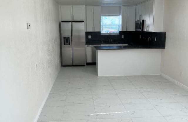 $2,650 - 2 Bed 1 Bath House in San Diego photos photos