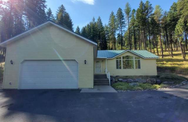 Trottier- 2 bed + bonus room house in Jette Lake on 5 acres Gallery 4