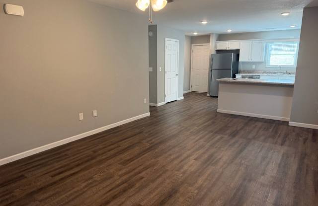1552 Ridge Rd. Gallery 4