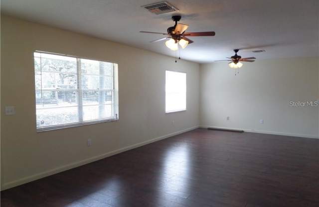 2082 COUNTY ROAD 44A Gallery 4