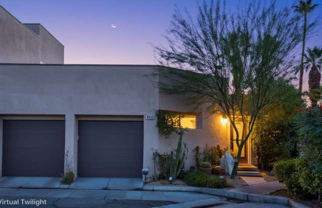 998 Village Square North - 1 photos photos