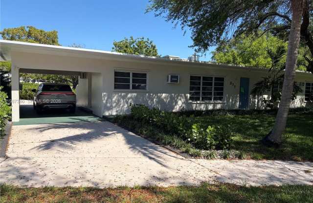 311 SW 11th Ct photos photos