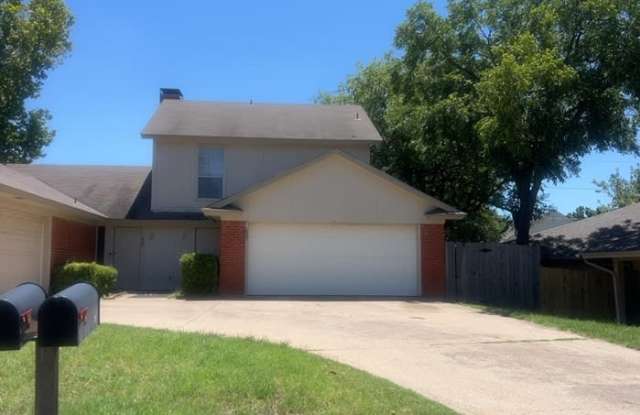 627 Overlook Court - 627 Overlook Court, Arlington, TX 76012 627 Overlook Court - 627 Overlook Court, Arlington, TX 76012