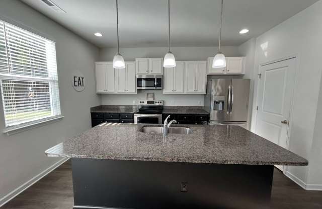 Beautiful 4-Bedroom Home in Leland! Gallery 3