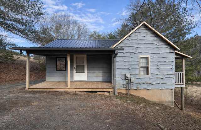 Morning Coffee, River Views, and Easy Living – 2BR Cottage in Fleetwood photos photos
