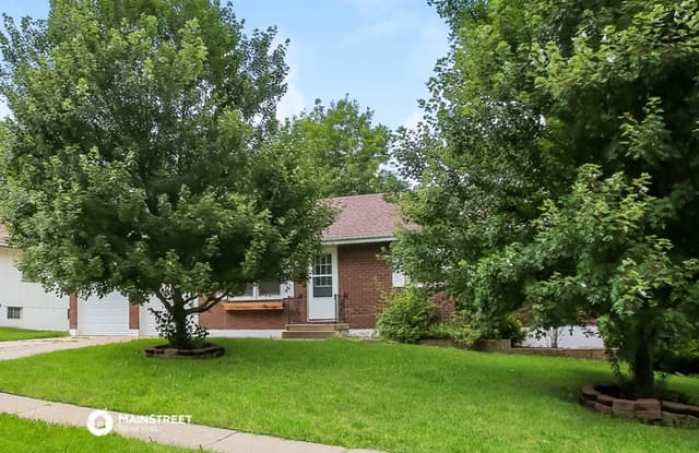 15608 East 41st Street South - 15608 East 41st Street South, Independence, MO 64055