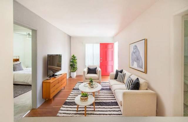 Charming 2 Bed /1 Bath Pacific Beach Duplex Near the Ocean  Bay! photos photos