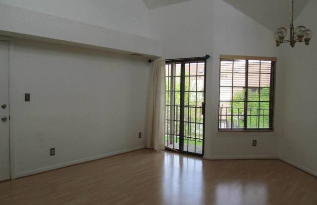 6016-C Curtier Drive Gallery 4