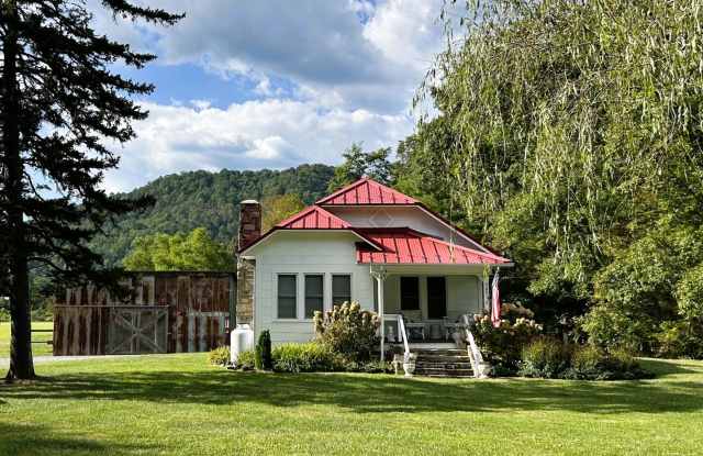 Vintage Charm. Timeless Vibe. Modern Comfort. photos photos