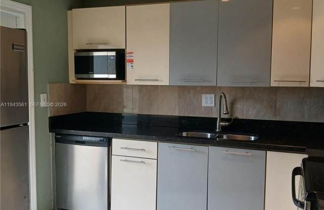 5950 Del Lago Cir photos photos