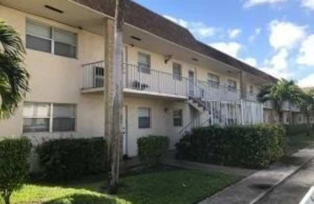 9915 Sandalfoot Boulevard Gallery 2
