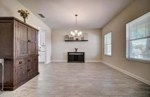 5841 Alenlon Way Gallery 3