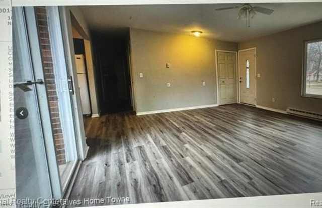 502 Henrietta Drive Gallery 4