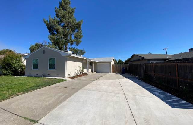 Renovated 3 Bed 1 Bath Home in Lincoln Village Open House Monday June 29th 4-5 PM photos photos