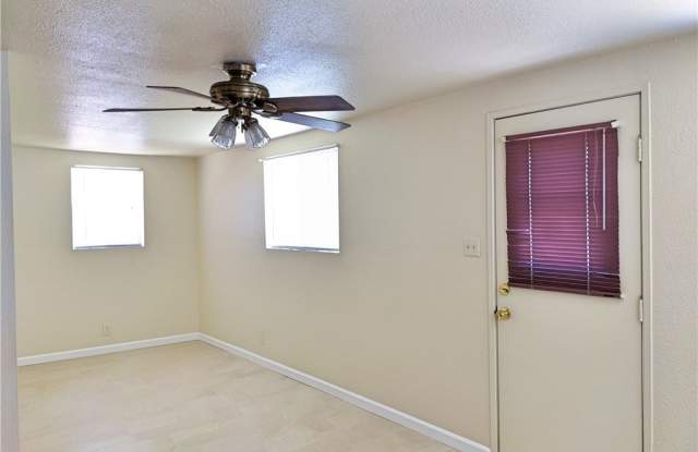 405 S Orange Avenue 1/2 Gallery 2