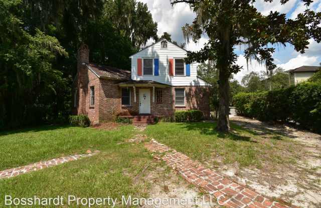 949 SW 13th Street - 949 Southwest 13th Street, Gainesville, FL 32601