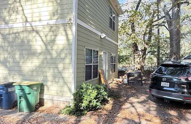 Cute 4 Bedroom Near Downtown for Pre-Lease Gallery 4