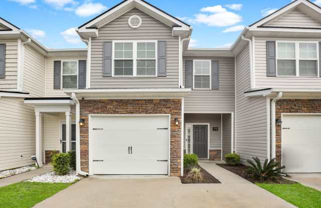 Stylish 3-Bed Townhome in Creekside at Richmond Hill photos photos