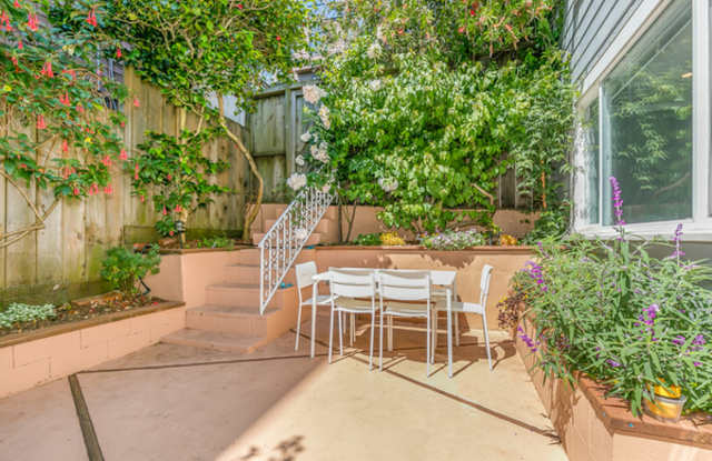 2456 Leavenworth photos photos