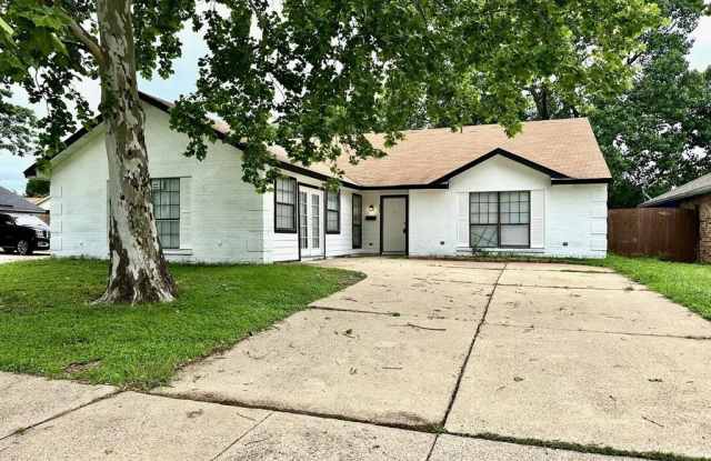 2703 Armstrong Drive - 2703 Armstrong Drive, Arlington, TX 76014