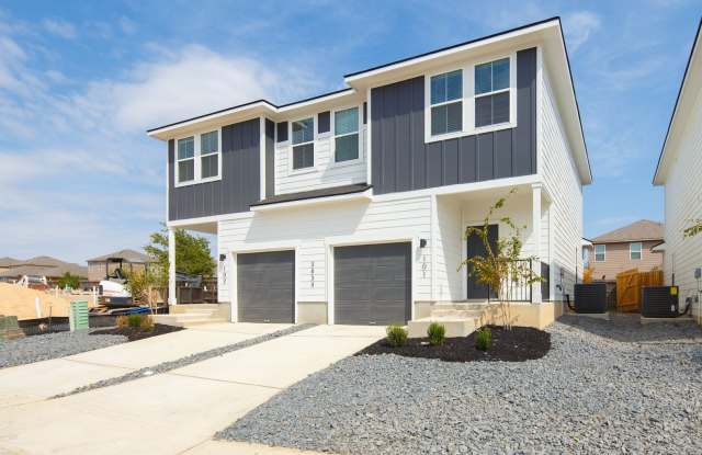 4 Week Free Move-In Special! Well-Maintained Townhome w/ Open Layout & Great Accessibility Gallery 3