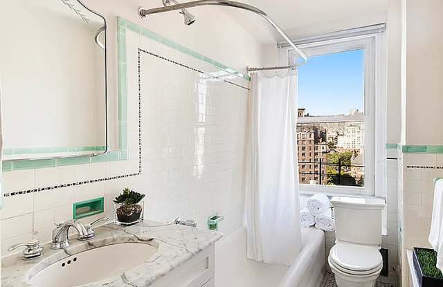 135 Waverly Pl Apt 10C Gallery 1