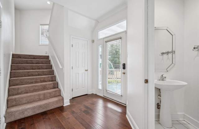 1003 ISLAND PARK Cir Gallery 3