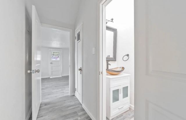 1036 North Pleasant Avenue photos photos