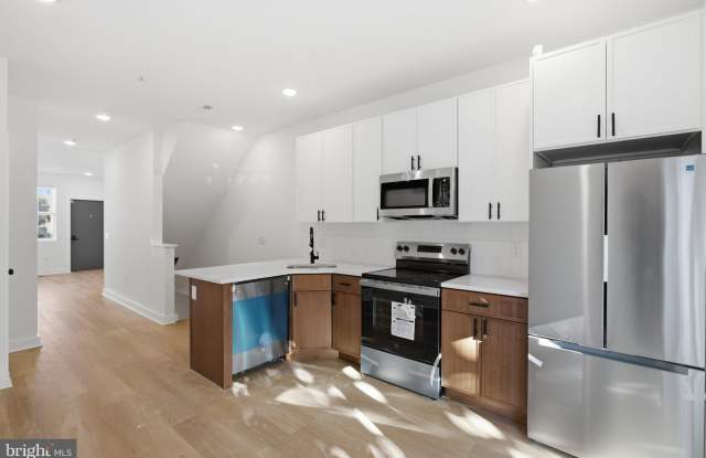 2613 N 12TH Street Gallery 2