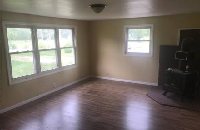 10889 East 200 N. Gallery 4