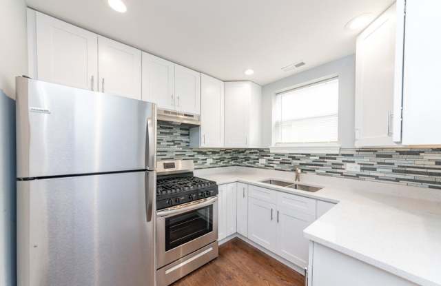 2148 W Chicago photos photos