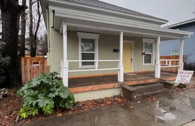 271 East 8th St photos photos