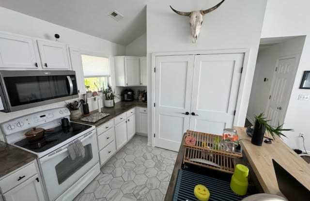 House for rent in Manteo Gallery 3